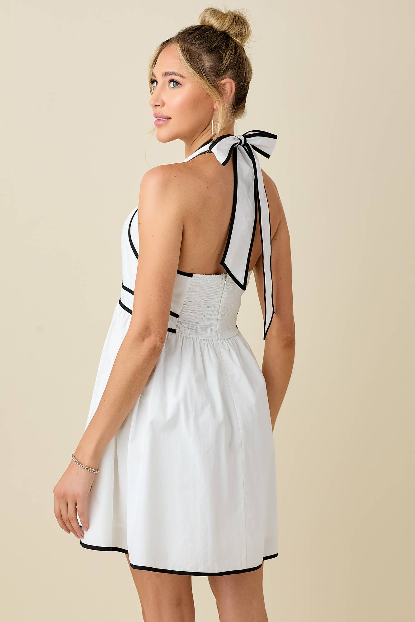 BABY PINK – wholesale Dress – Women's – Halter neck backless mini dress with contrast binding24