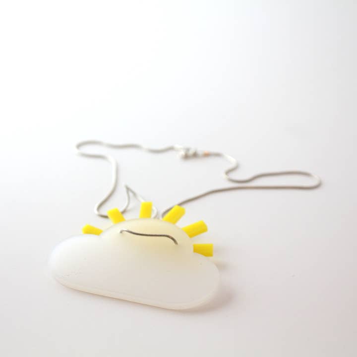Pendentif Whatever the Weather - White Sunshine pour la vente par Alice Jacobs Designs