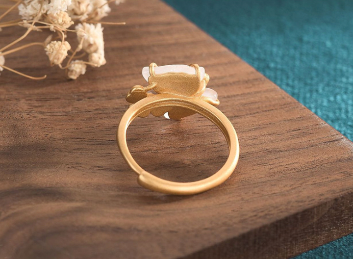 Bright MacMing – Engroshandel Statementring – Sommerfugl kys Jade åben Ring2