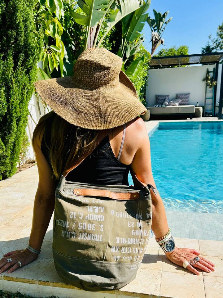 Sac rond en toile avec double poignée en cuir et fermeture éclair - CHLOE CLMT2 pour la vente par Casa Natura Design SL