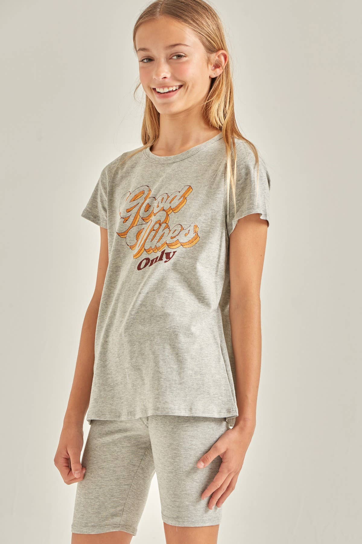 Good Girl - Vendita all'ingrosso Completo top e pantaloncini - Bambini - Good Vibes Only Graphic Tee e pantaloncini da motociclista2