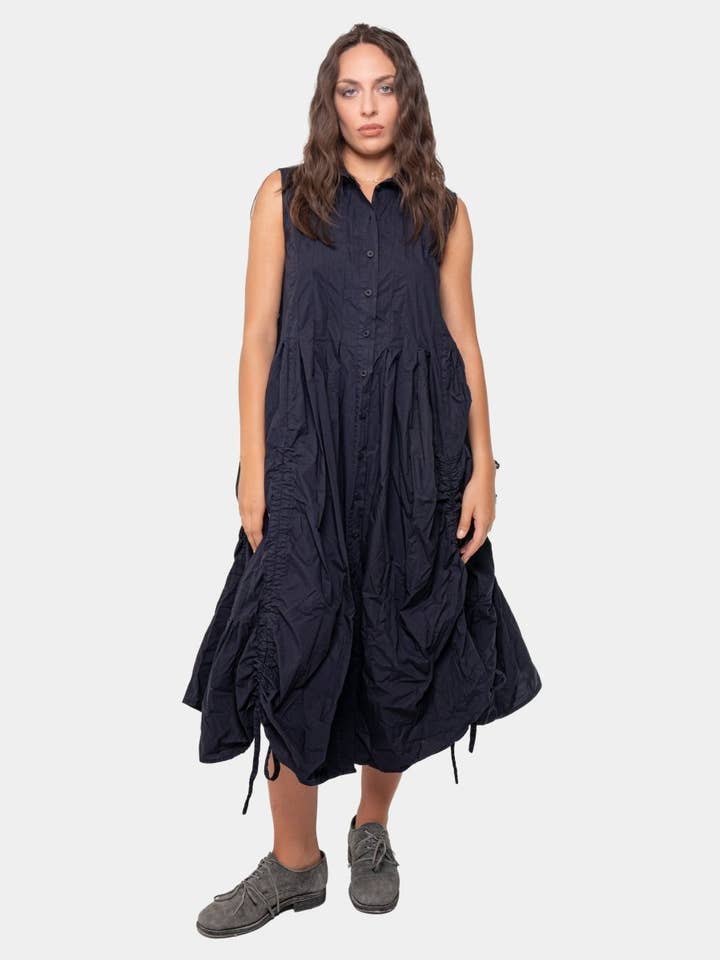 Robe sans manches à volants en couches pour la vente par Baci & Amici Fashion - US Continental
