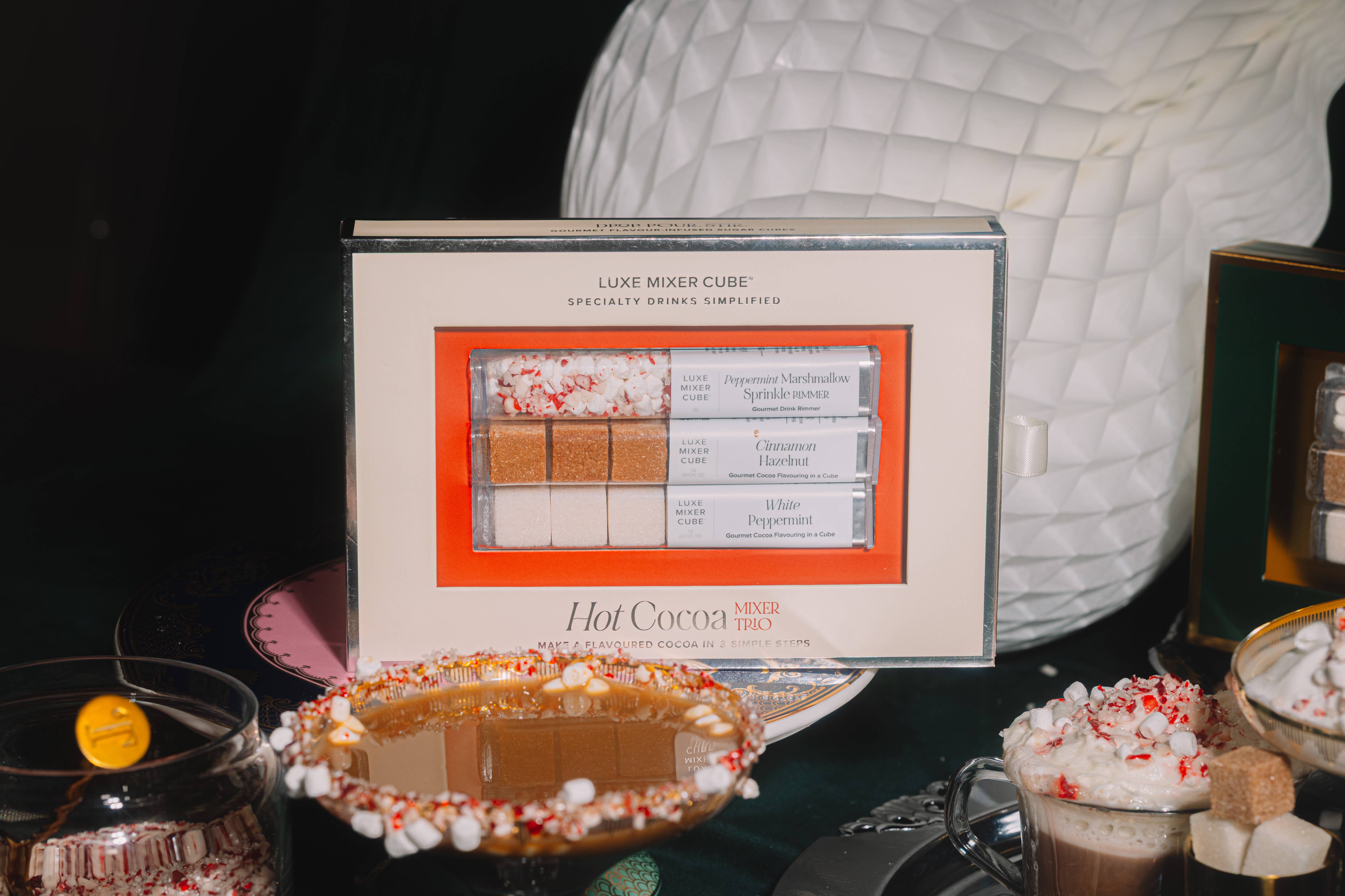 TEASPRESSA | LUXE Mixer Cube - Vendita all'ingrosso Mix per cioccolata calda - Kit per cioccolata calda con bordo di marshmallow scintillante5