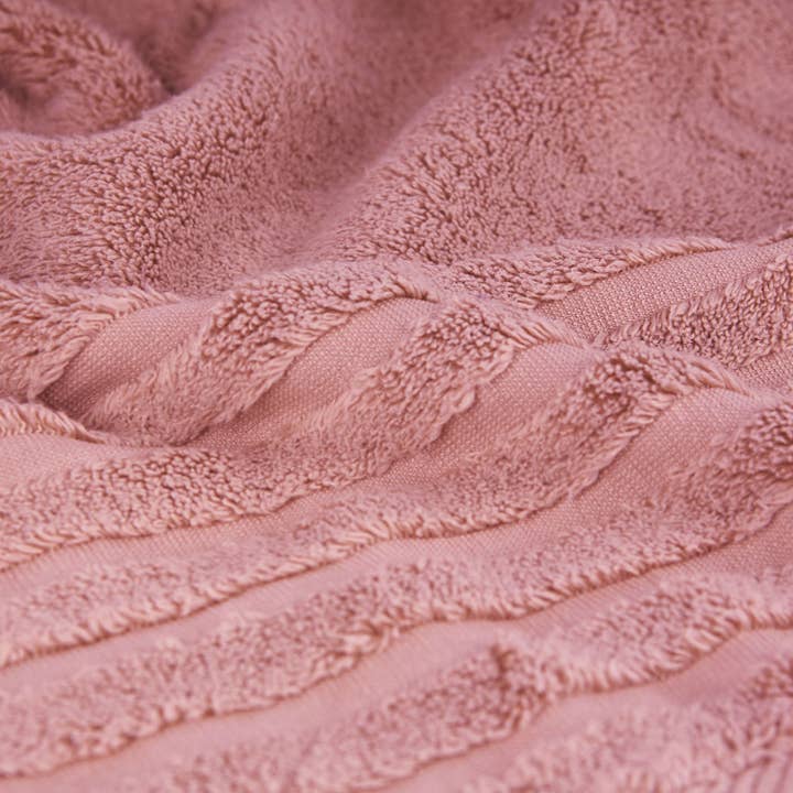 Rose Don Algodon 600 Gr Zero Twist Towel Palo Pink for wholesale on Faire1