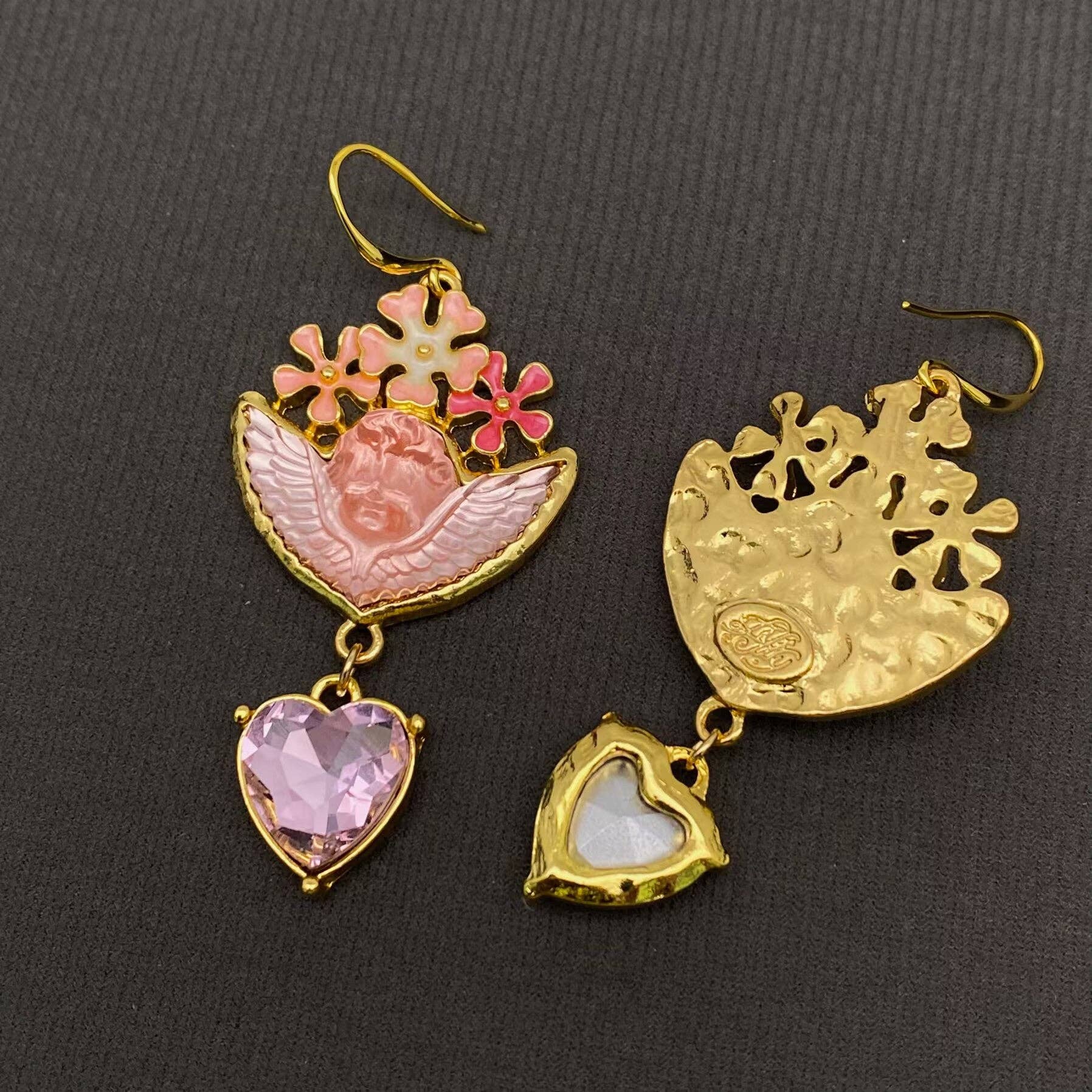 Mio Queena – Großhandel Ohrhänger – Vintage funkelnde Glas Herz Engel Ohrringe mit Anhänger2