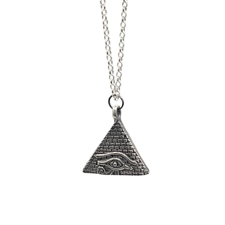 Ciondolo Piramide Occhio di Horus per la vendita all'ingrosso da parte di MOCA Jewellery