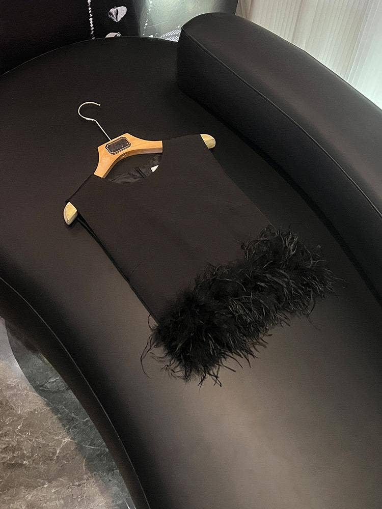 Sanyao Fashion - Wholesale Outerwear Vest - Women's - SY411 White Ostrich Feather Trim Round Neck Sleeveless Top4