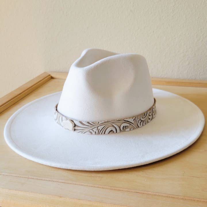 **Sandy White Floral Embossed Leather Hat Band w/ Turquoise Slab 951b for wholesale by The Jewelry Junkie