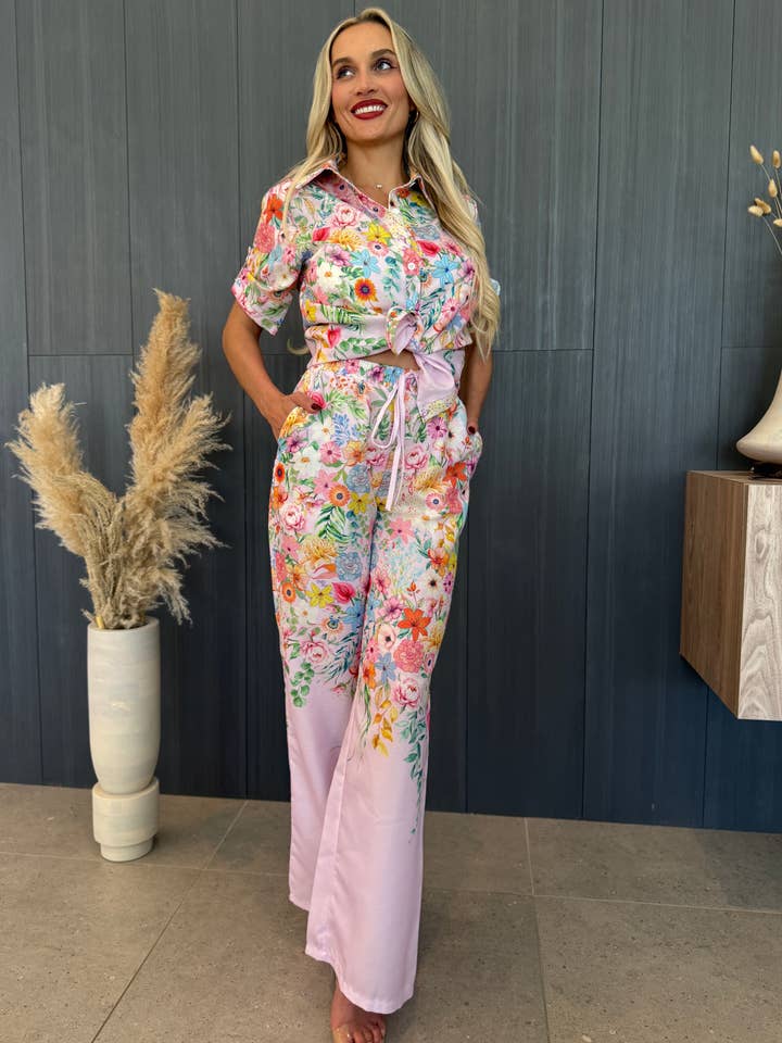 Ensemble de station florale pastel – Tenue de vacances de printemps pour la vente par Endless Moon