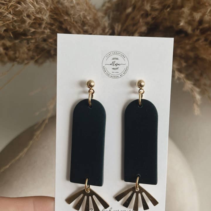 ElleseeWomen - Wholesale Dangle Earrings - Constance Dangles6
