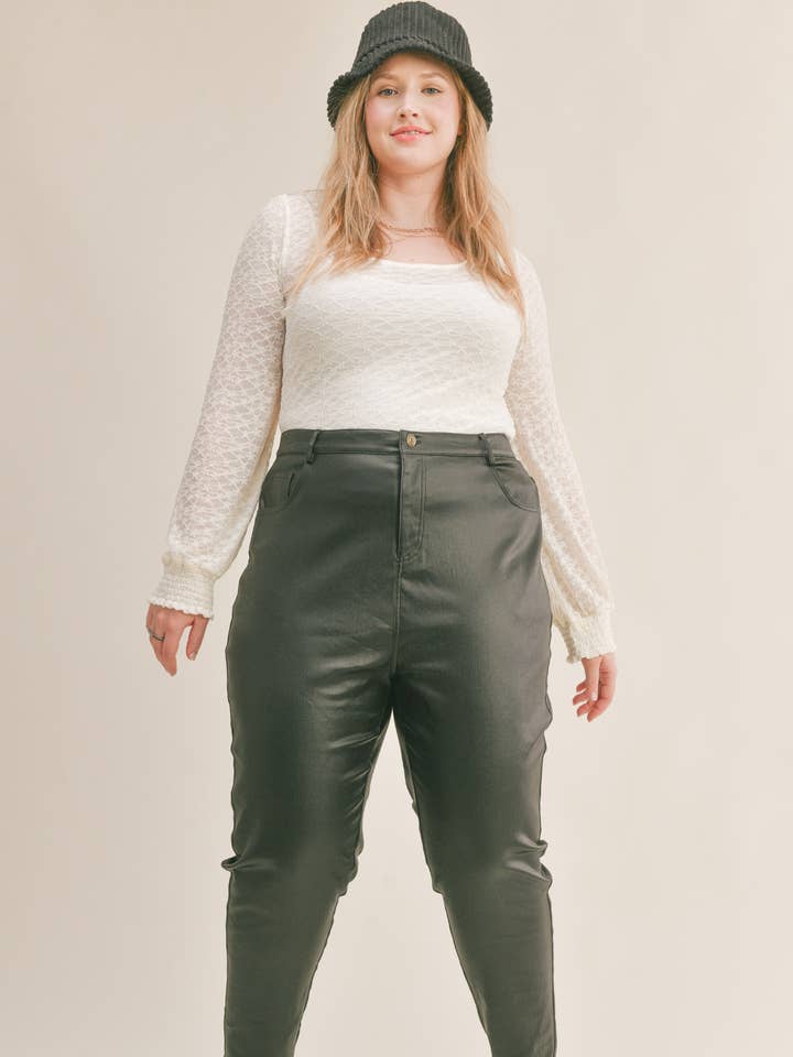 Atta Girl Skinny Byxor: Svart för wholesale av Sadie & Sage PLUS