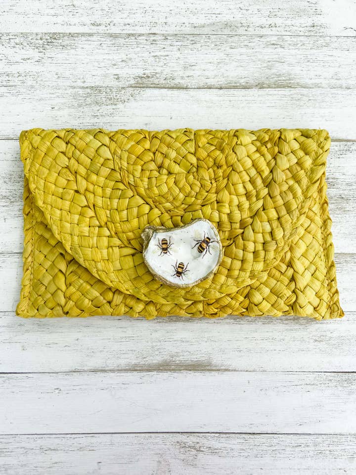 Pochette Honey Bee Oyster Shell pour la vente par Made on Maidstone