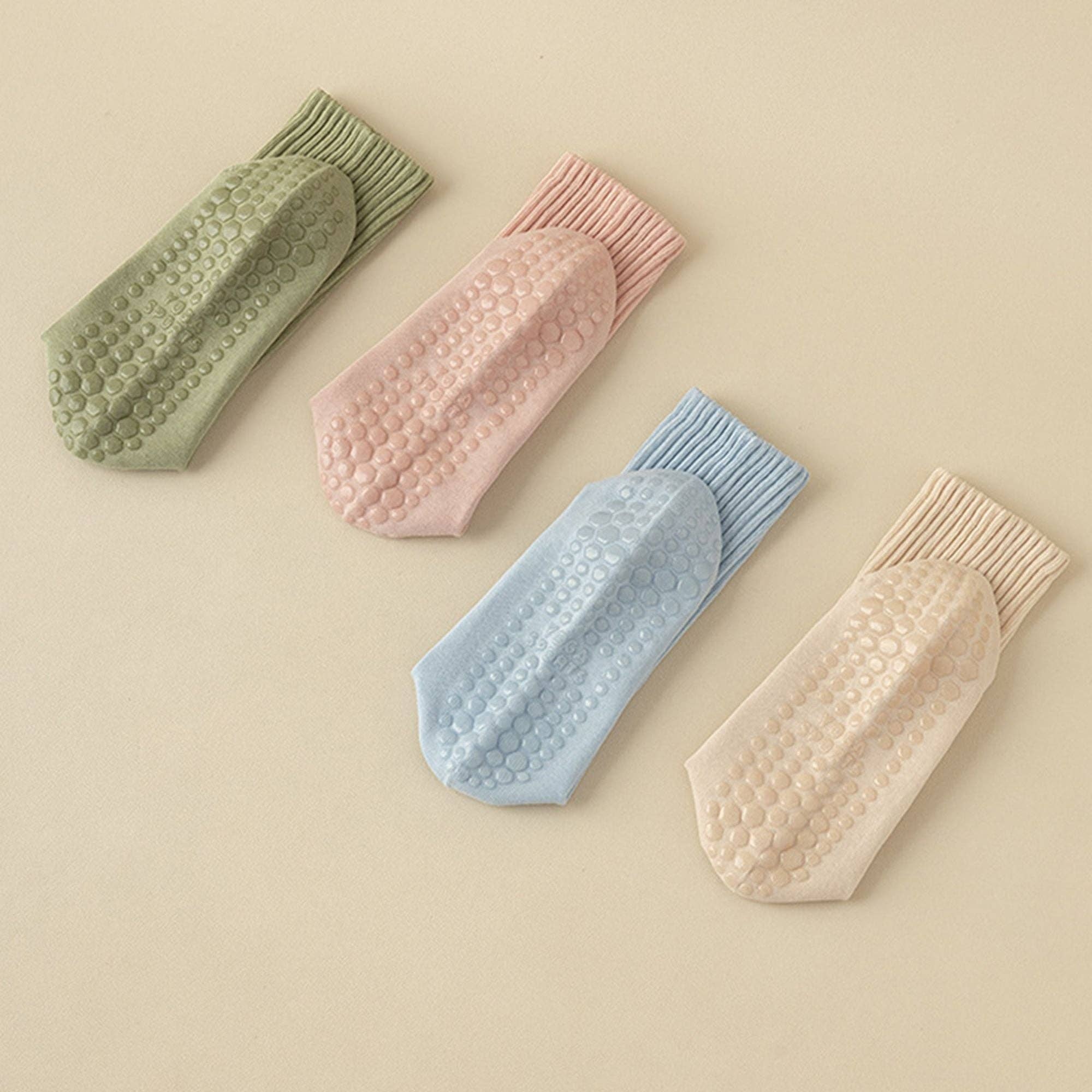 AK Brand - Wholesale Socks – Women's - 4-Pack Anti-Slip Yoga Socks with Grips Comfortable Ribbed De4