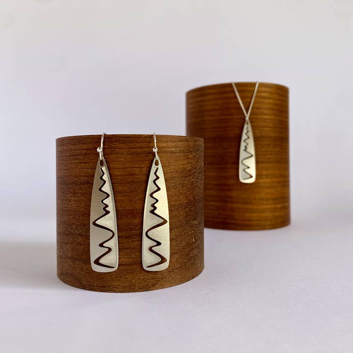 Go Do Good - Wholesale Dangle earrings - Wave Swash Silver Dangle Earrings1