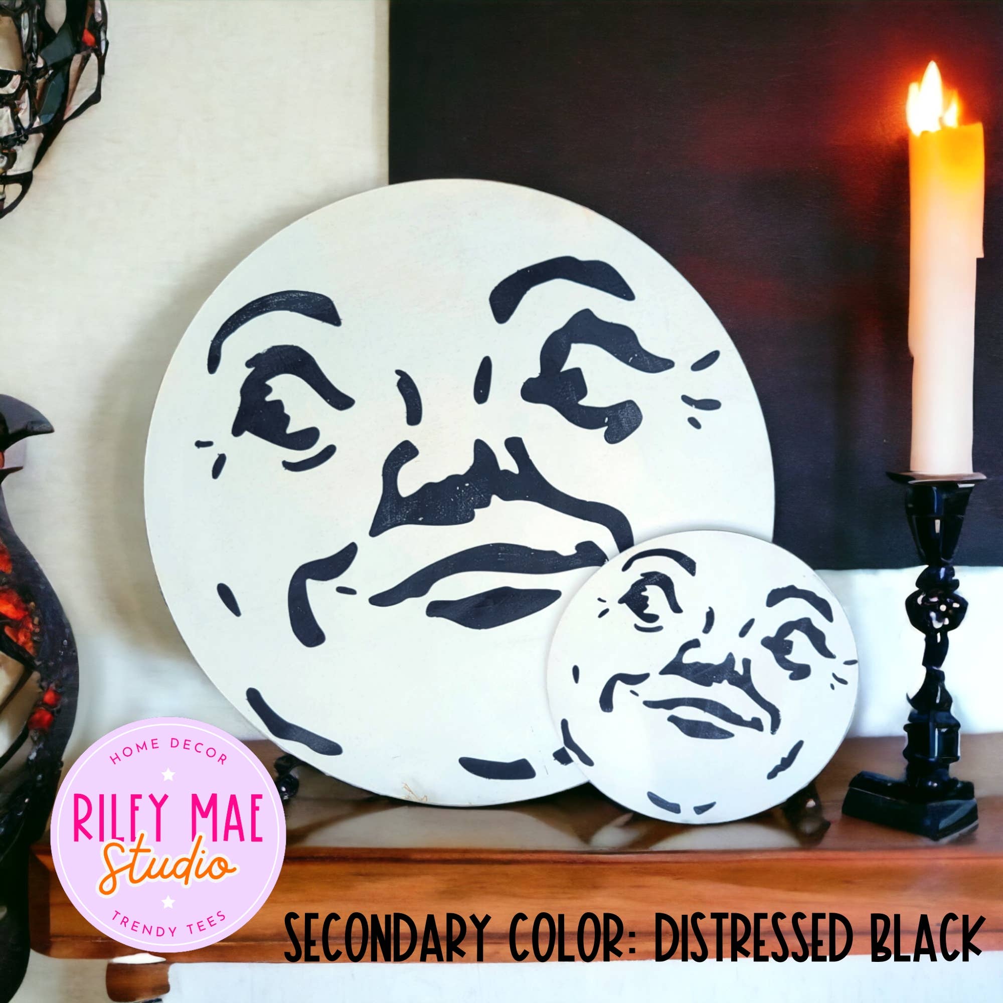 Riley Mae Studio - Venta al por mayor Letreros - Letrero redondo de madera de Halloween con el hombre en la luna, de inspiración vintage3