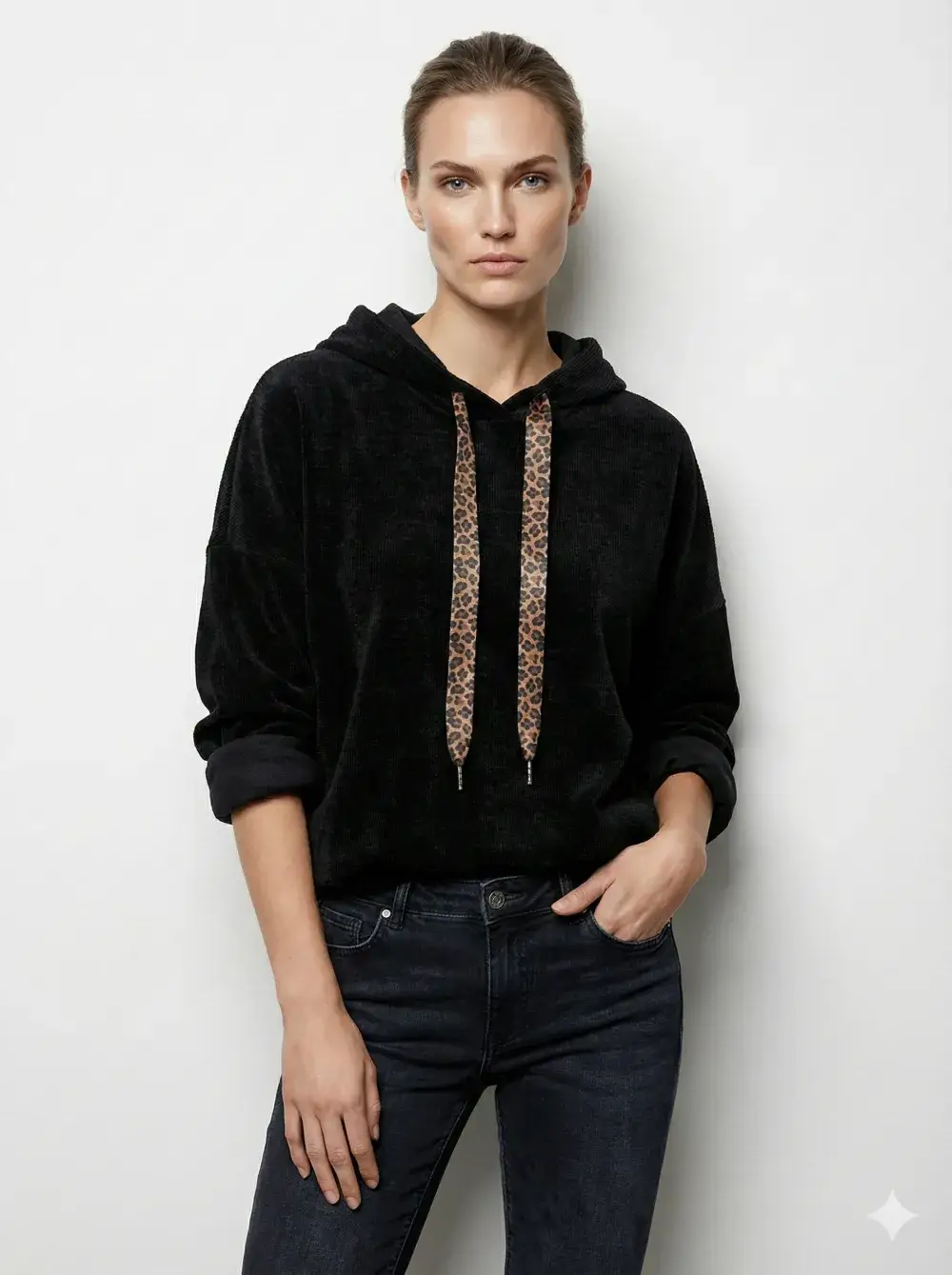 Mimi & Gogo – Engroshandel Sweatshirt - Dame – Velour-sweatshirt med leopard Snøre6