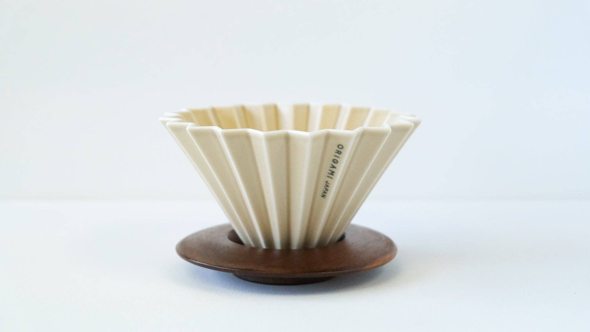 Slow Pour Supply - Wholesale Pour Over & Dripper - ORIGAMI Dripper - Medium for 1-4 Cups Brew5