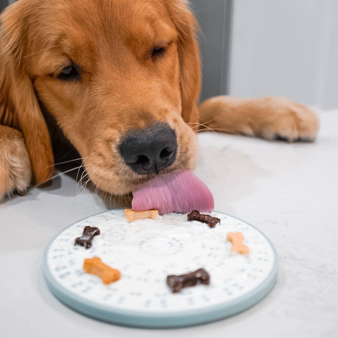 Cali Fluff Co. - Wholesale Pet Food Mat - Dog - Round Lick Mat3