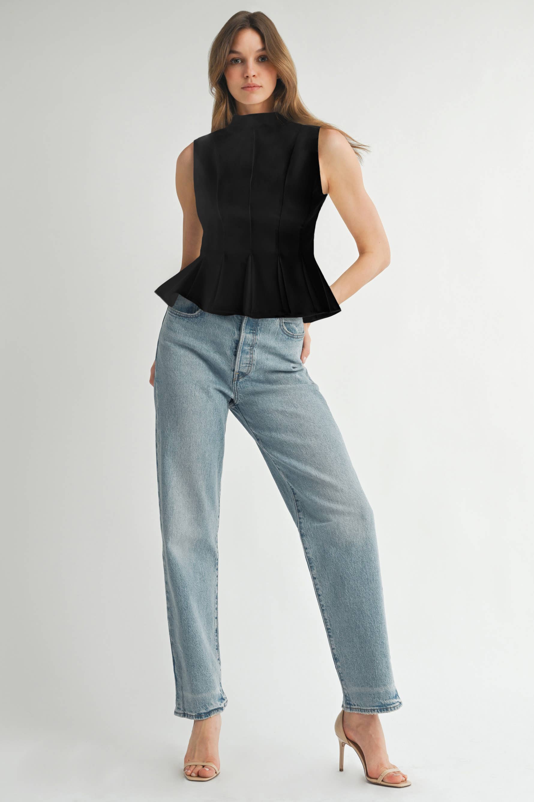 EB LUXE – wholesale Blus - Dam – Ärmlös Hög Hals Volangblus LT193012