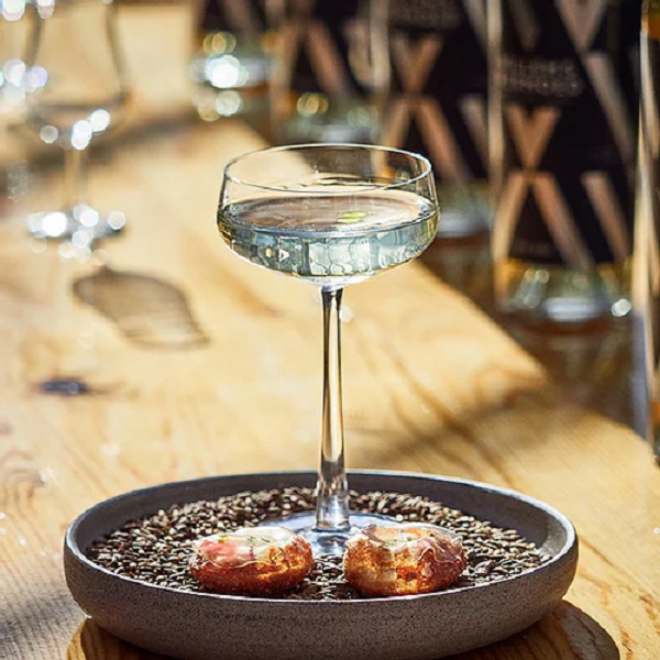 Willem's Wermoed - Wholesale Vermouth/Aperitif - Willem's Wermoed Dutch Dry - Vermouth Botanical Aperitif1