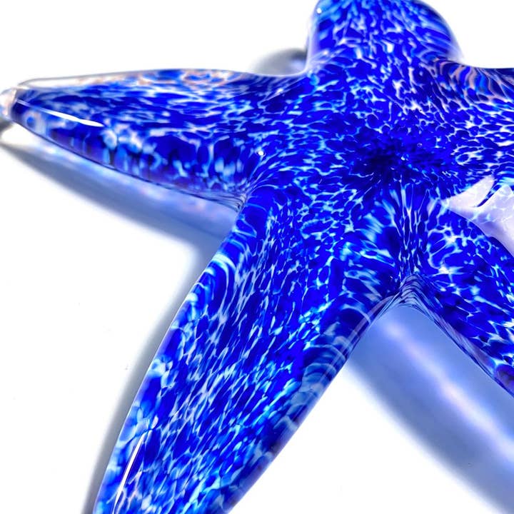 Gibbons Glass – Großhandel Tischdeko – Handgeblasener Glas-Seestern - Kobalt und Weiß - 5,5 Zoll - Handgefertigte Glaskunst von John Gibbons3