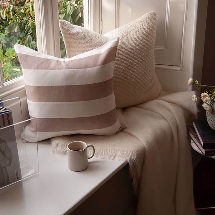 Evie and Skye Limited – wholesale Dekorativ kudde – Riviera Randigt Linnetyg Kuddfodral - Mocha