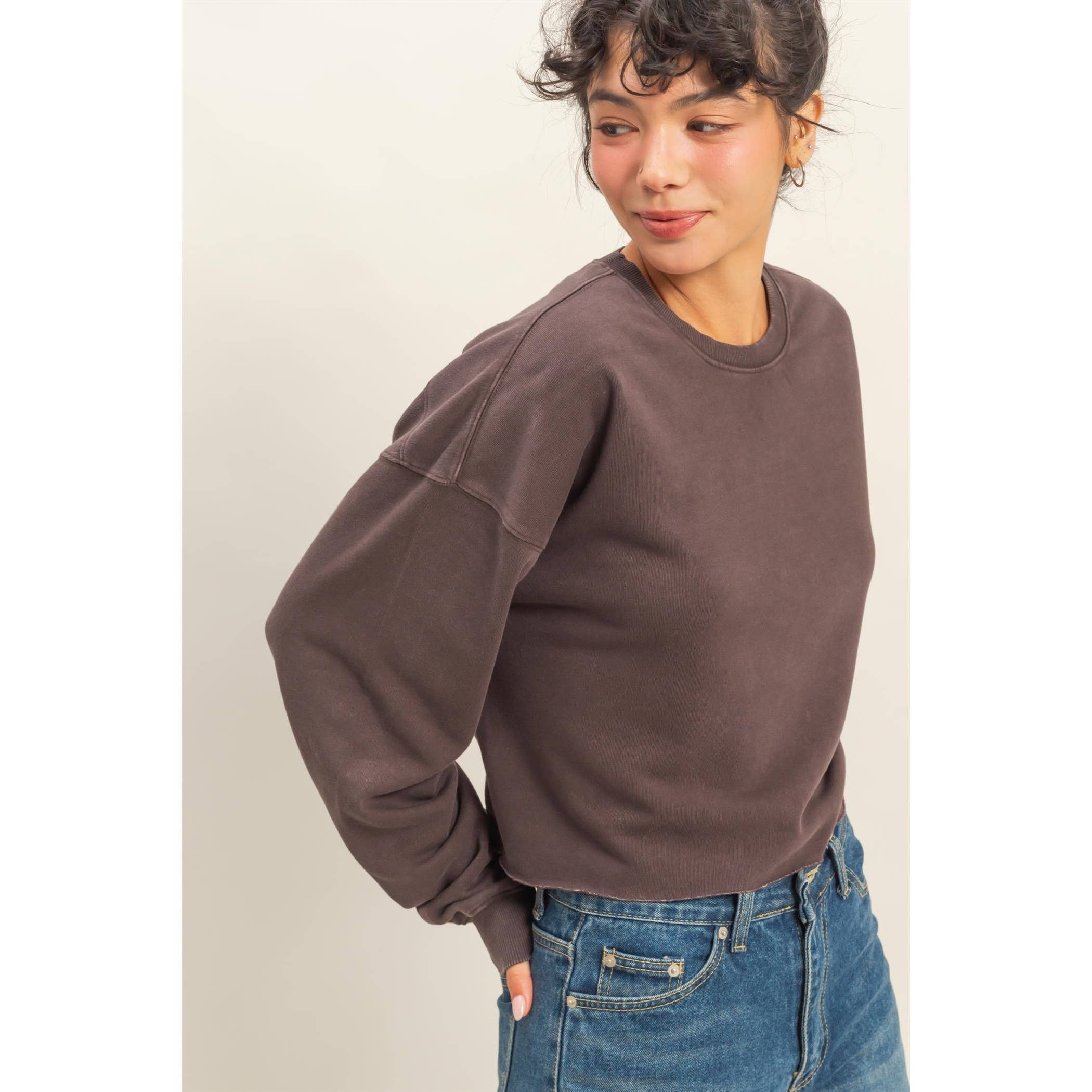 HYFVE - Wholesale Sweatshirt - Women's - Cropped Crewneck Sweatshirt With Oversized Sleeves4