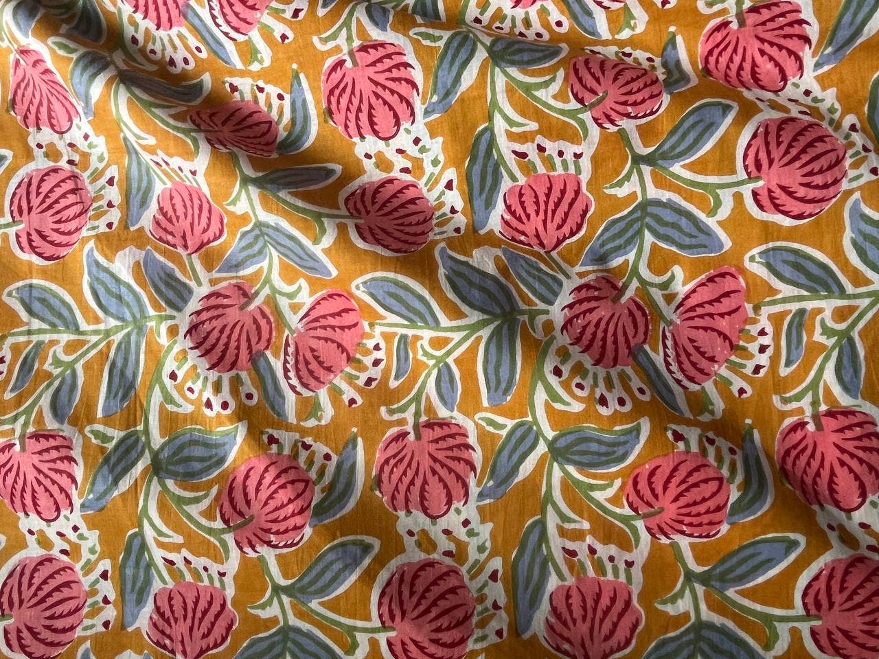 GYPSY STUDIO - Venta al por mayor Pinturas para tela - Tela de algodón india estampada a mano para vestido y ropa de mujer1