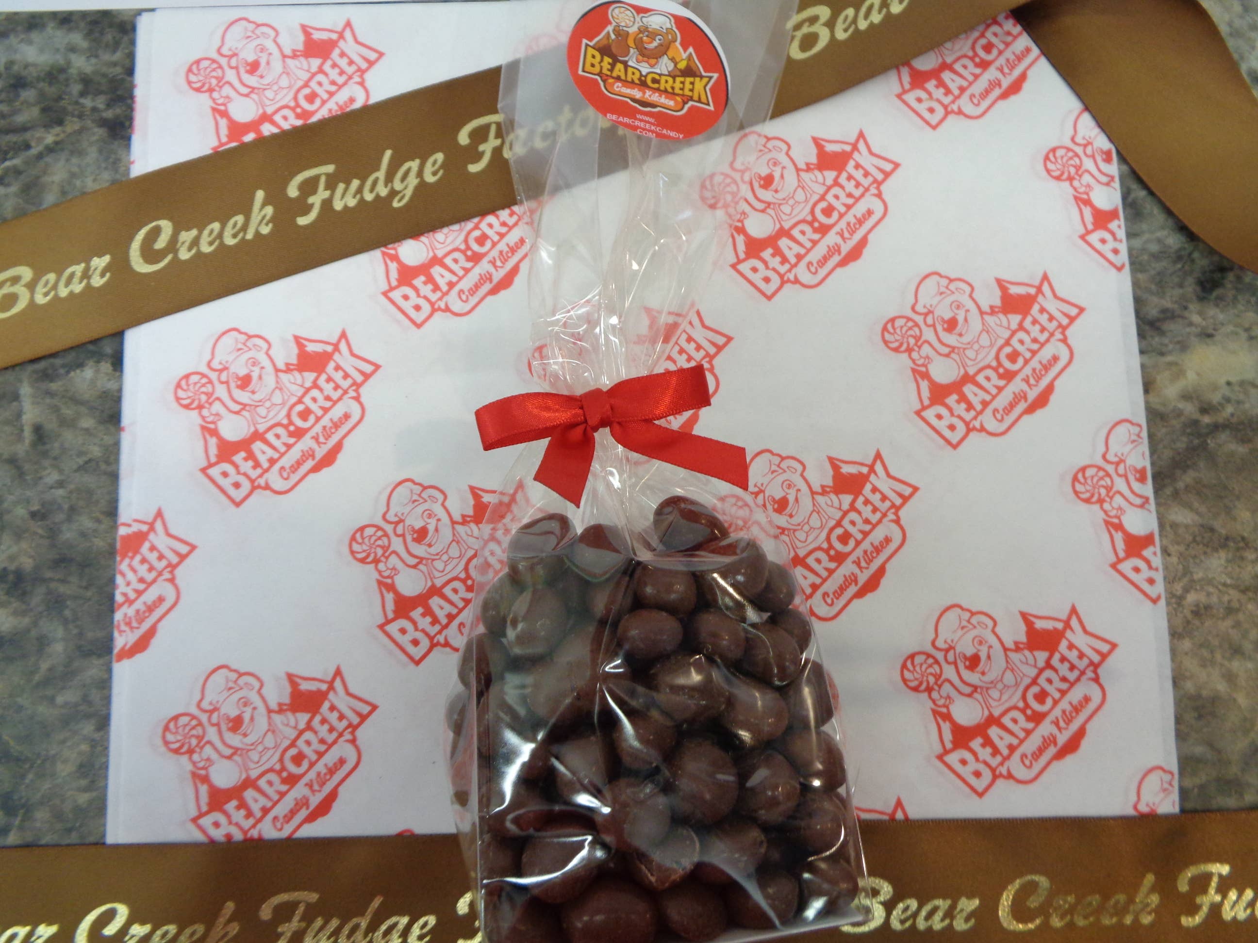 Bear Creek Candy Kitchen – wholesale Chocolate-covered sweets – ✨Milk Chocolate Covered Raisins🍫Chocolate Covered Raisins🍫 1 lb Bags2