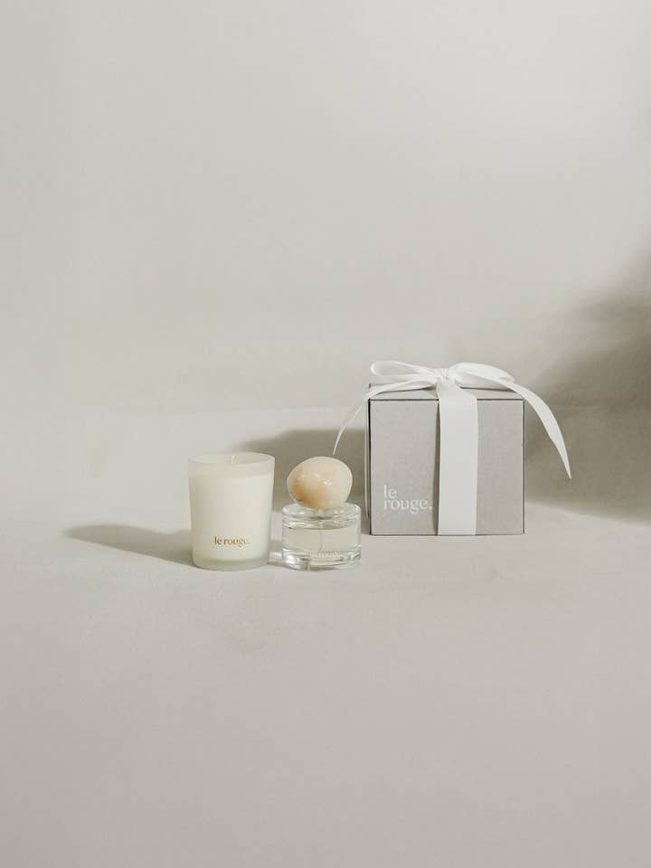 Incanto del Poeta della Domenica per la vendita all'ingrosso da parte di Le Rouge Life Inc.