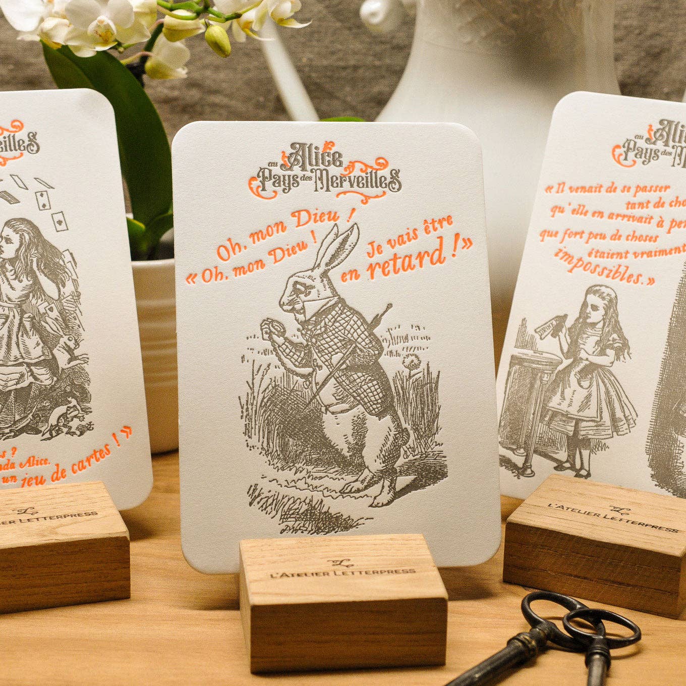 L'Atelier Letterpress – wholesale Everyday greeting card – Letterpress Card Rabbit with a Watch - Alice in Wonderland4