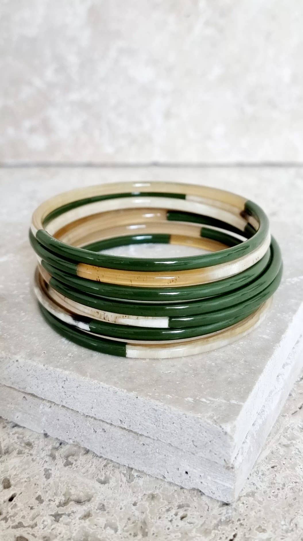 Le Coin Sauvage - Wholesale Bangle Bracelet - Horn Bangle Bracelet - 3 mm - Khaki Duo2