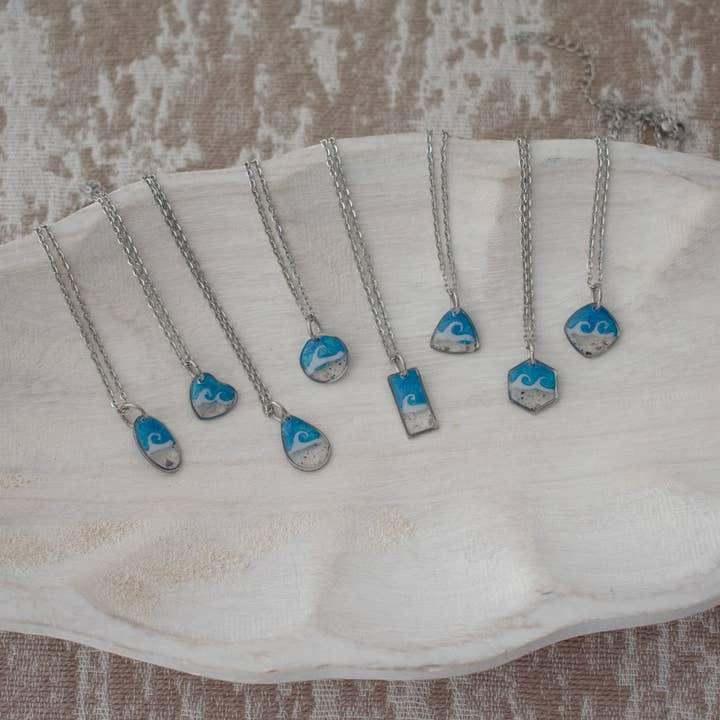 Pack de 8 Collares de Olas Delicadas | Arena de Playa Personalizada para venta al por mayor de Sandy Beaches Shop