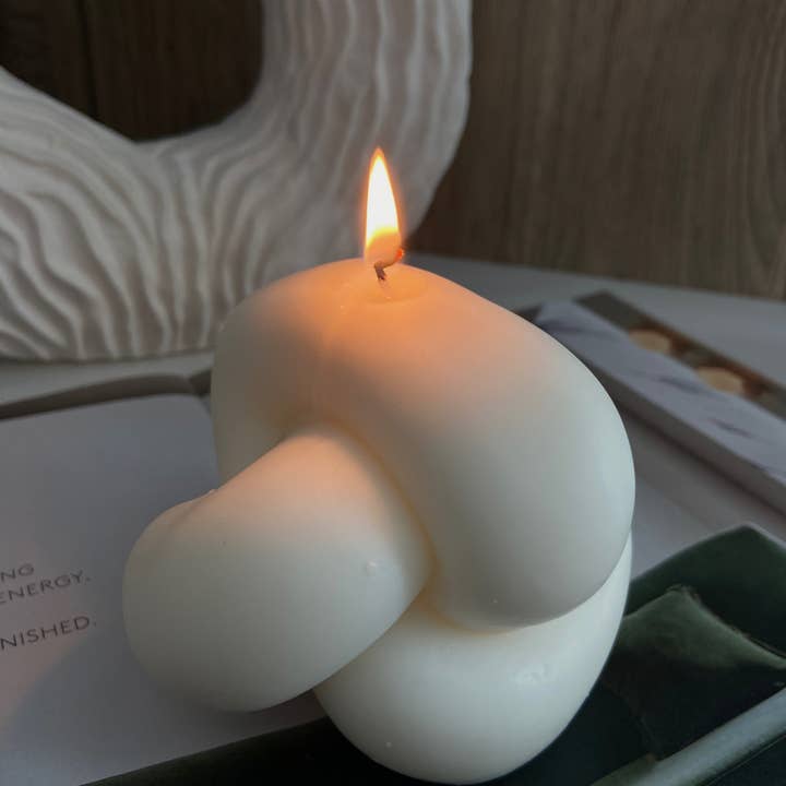 Entry Way House Warming Candle For Meditation Gift for wholesale by Avenoir Odorem