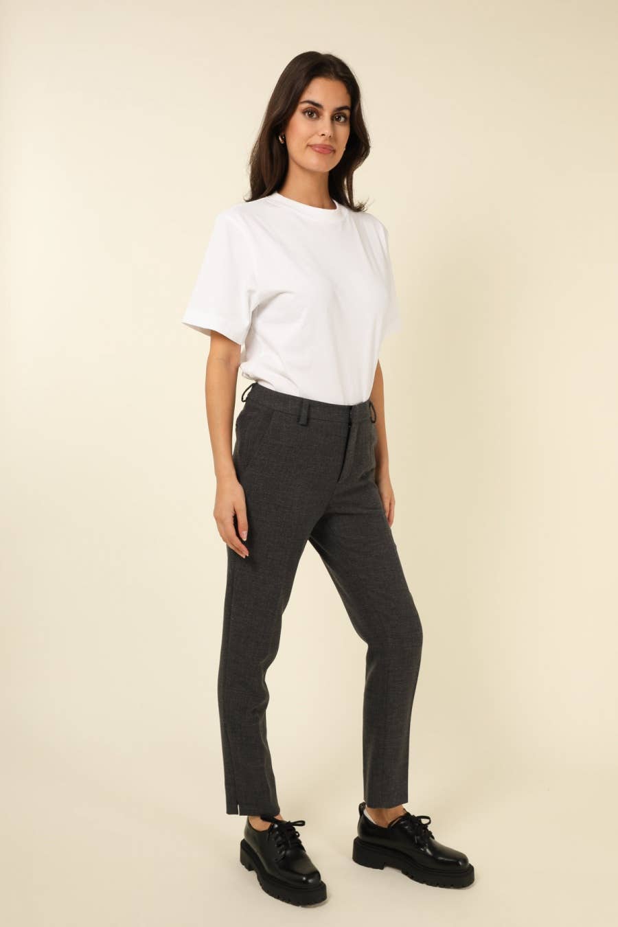 Attentif Paris – Großhandel Hose – Damen – Dicke Zigarettenhose aus dickem Wintermaterial9