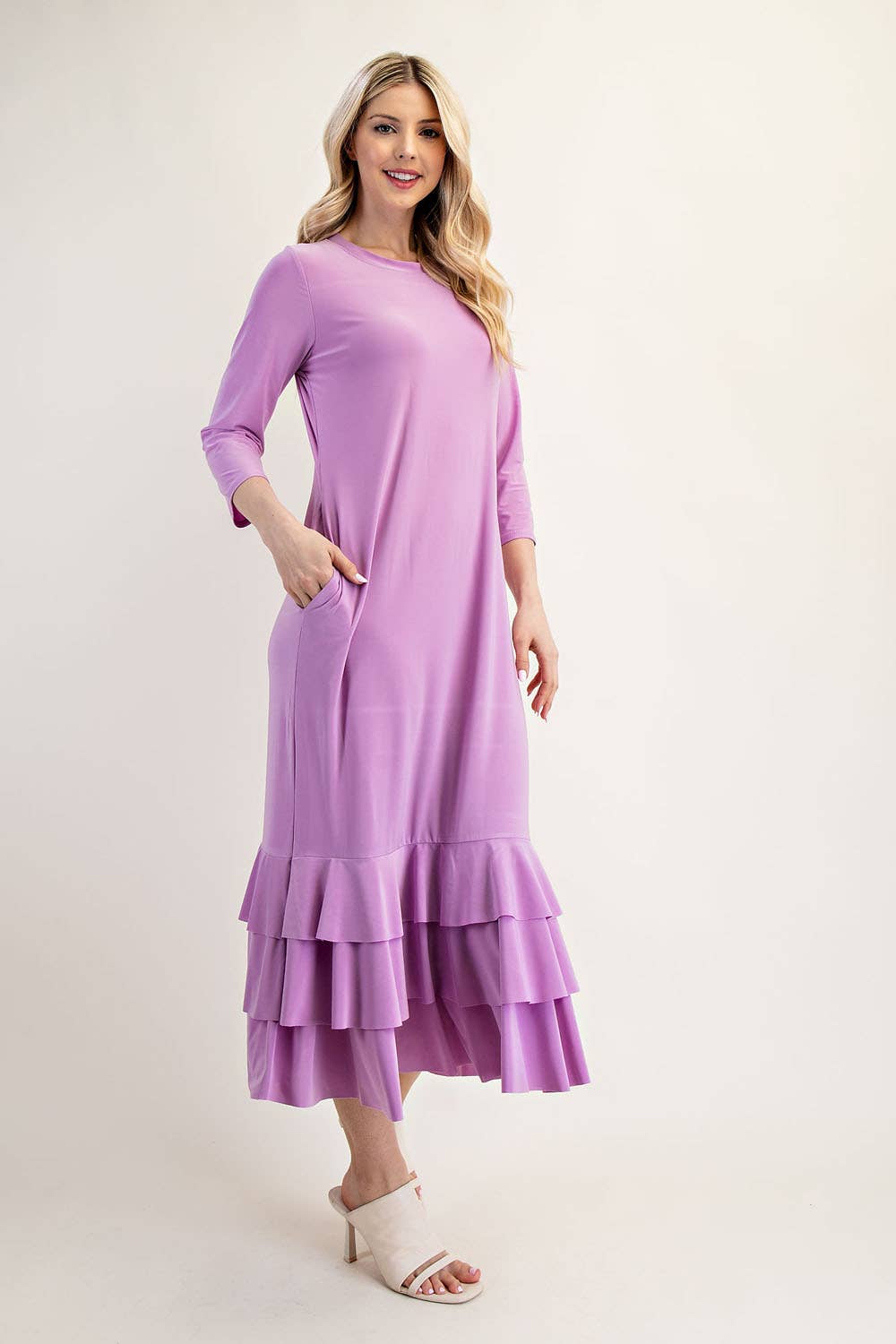 Celeste Clothing – Großhandel Kleid – Damen – Großgrößen-Midikleid mit gestuften Rüschen und 3/4-Ärmeln76