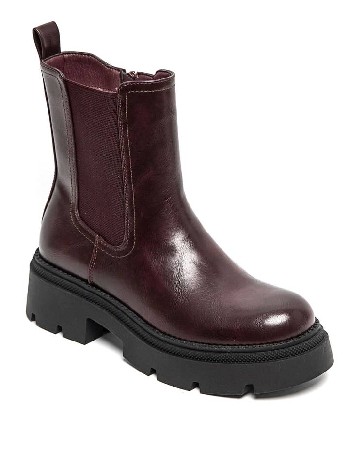 No Doubt Shoes - Wholesale Chelsea Boots - Women's - FAUX LEATHER CHELSEA BOOTS WITH CHUNKY OUTSOLE3