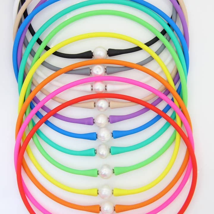 Woman Shops World – wholesale Beaded/pearl necklace – Janis The Pearl Silicone + Pearl Necklaces, Waterproof23