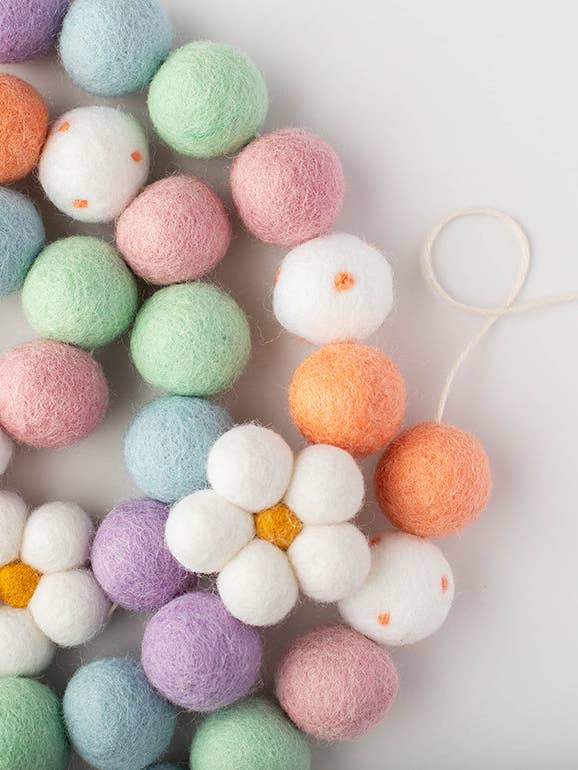 Daisy Bloom Garland for wholesale by Little Books & Nooks