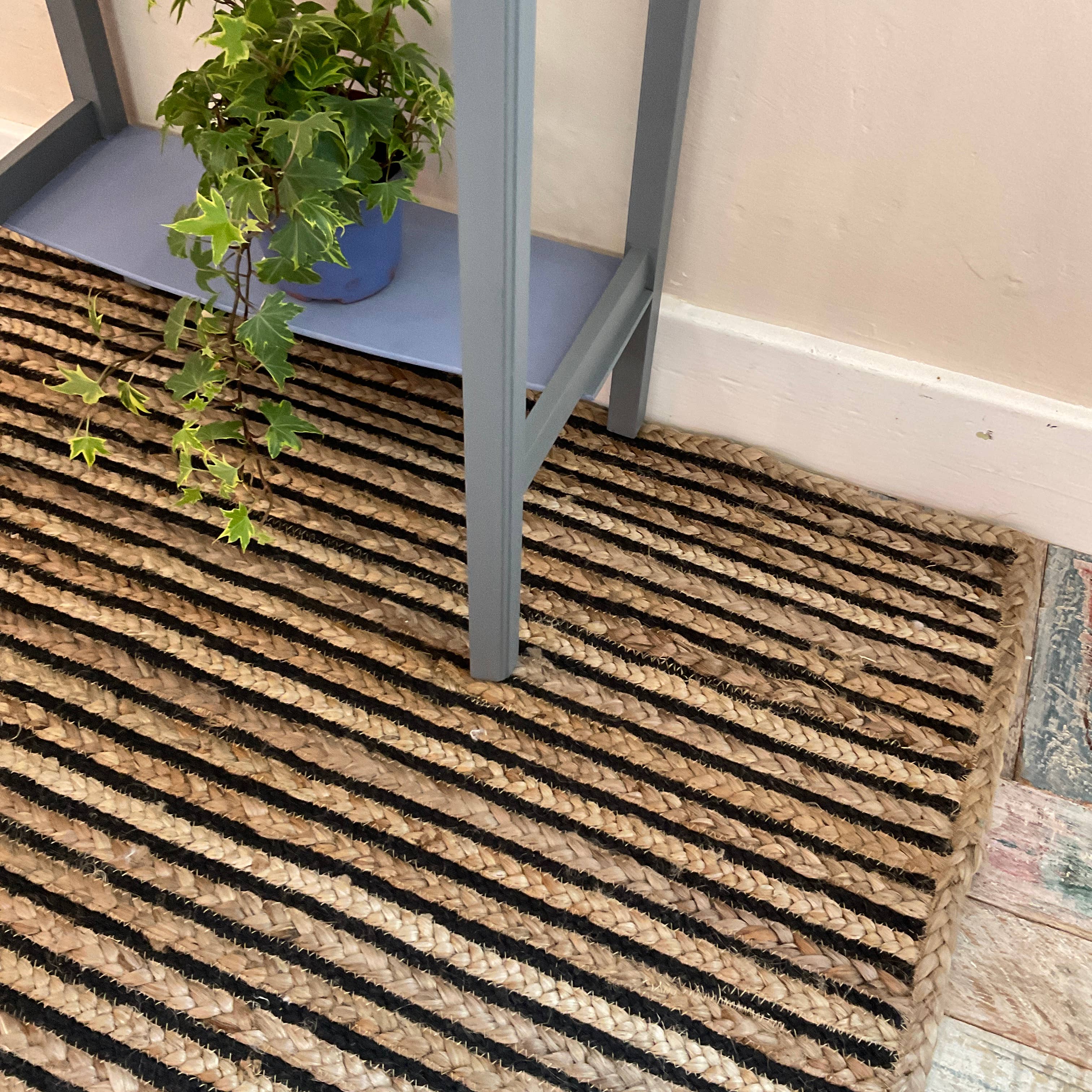 Second Nature Online - Vente Tapis - Tapis rectangulaire tressé en jute beige et noir CHAKKAR DARK à rayures3