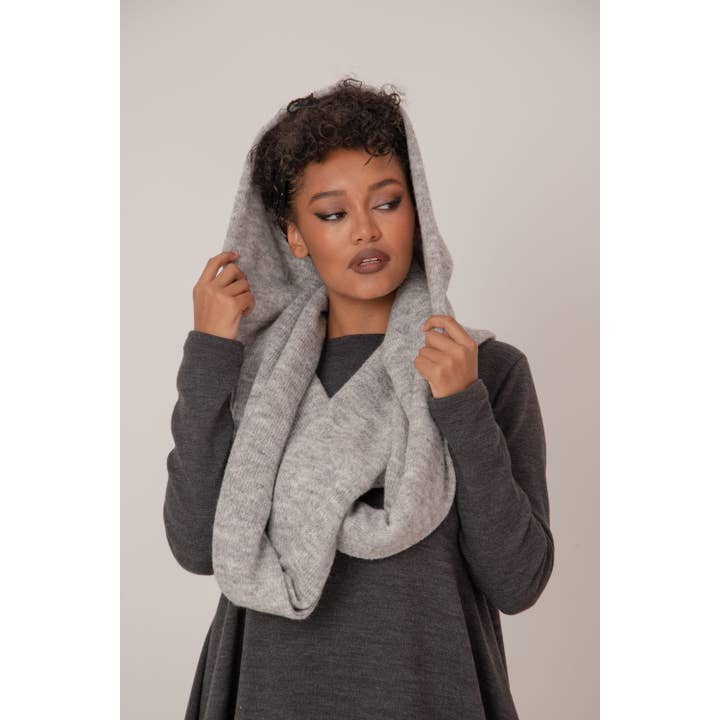 ADEPTT – wholesale Scarf – Women's – Snood scarf from soft knitted fabric: /ETTA/