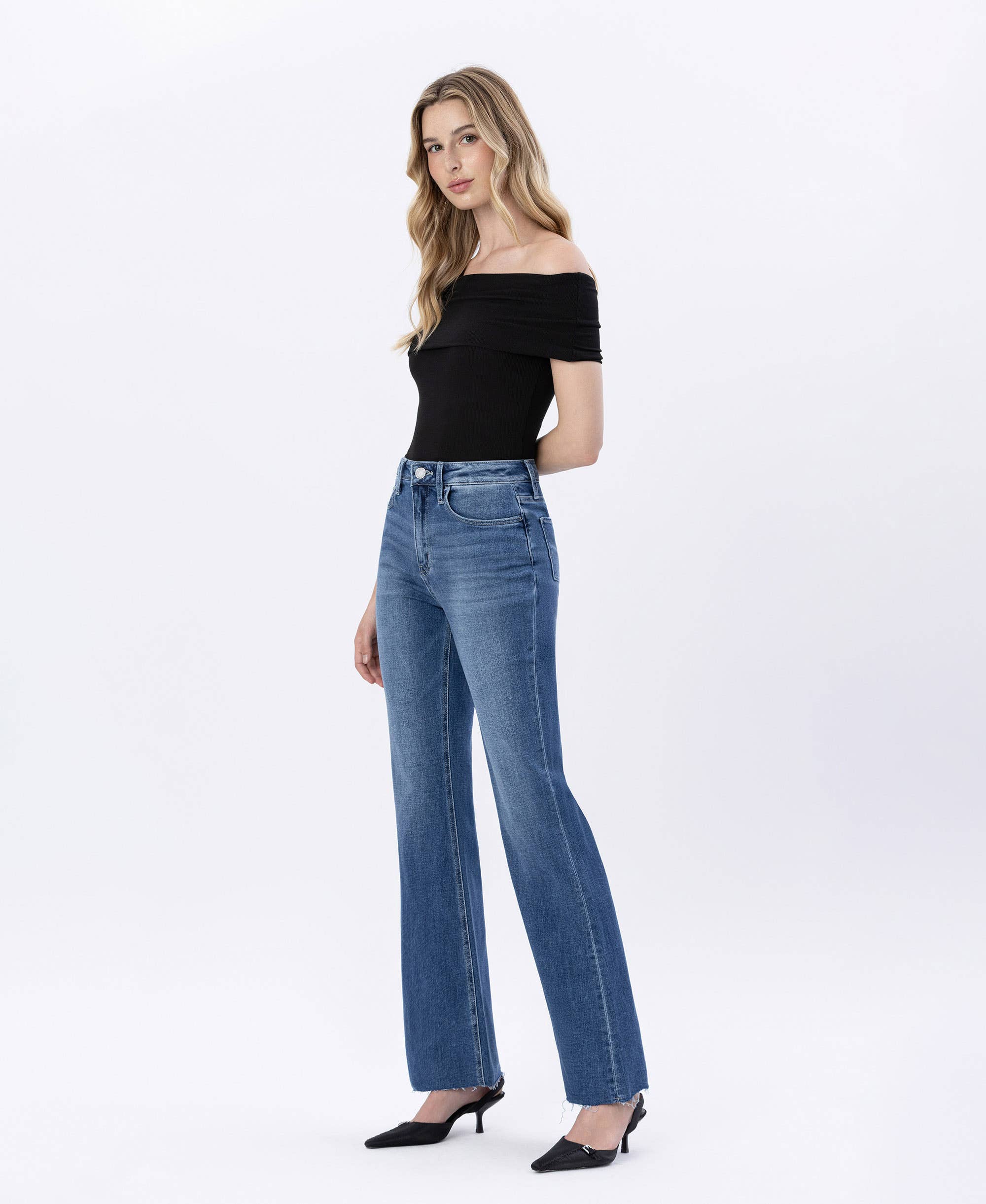 HAIL HIGH RISE RAW HEM RELAXED FLARE JEANS T6470 for wholesale on Faire4