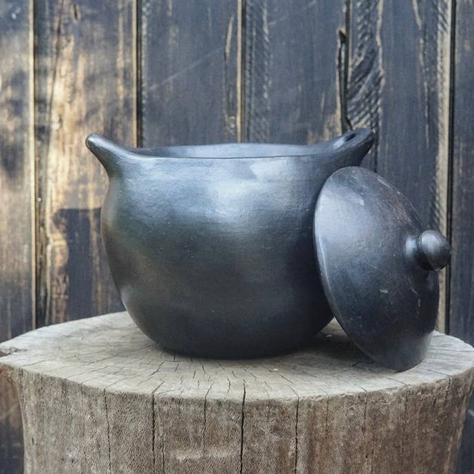 La Chamba lergryde til madlavning - 14 liter uglaseret stegegryde for engroshandel hos Authentic Origin Colombia