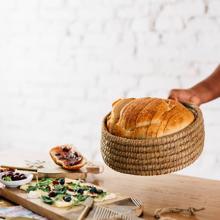 Ten Thousand Villages - Vente Paniers - Corbeille à pain ronde et grillée1