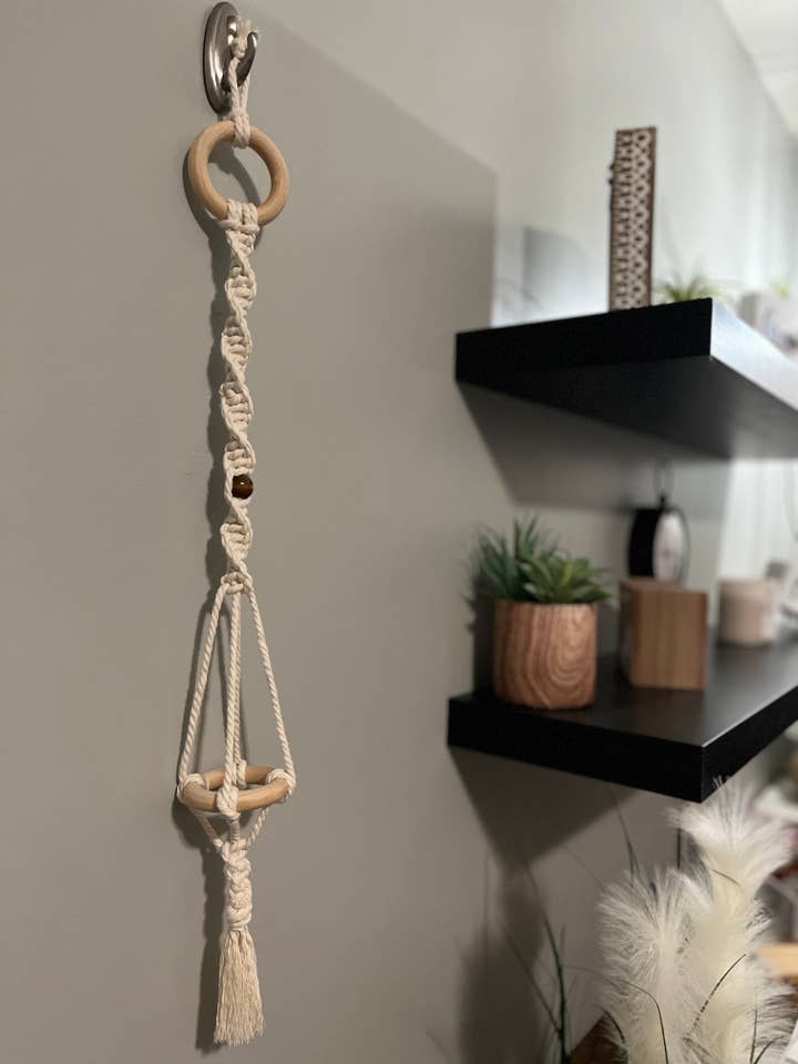Macrame Air Plant Hanger - Large for wholesale by Mountaintop Creations