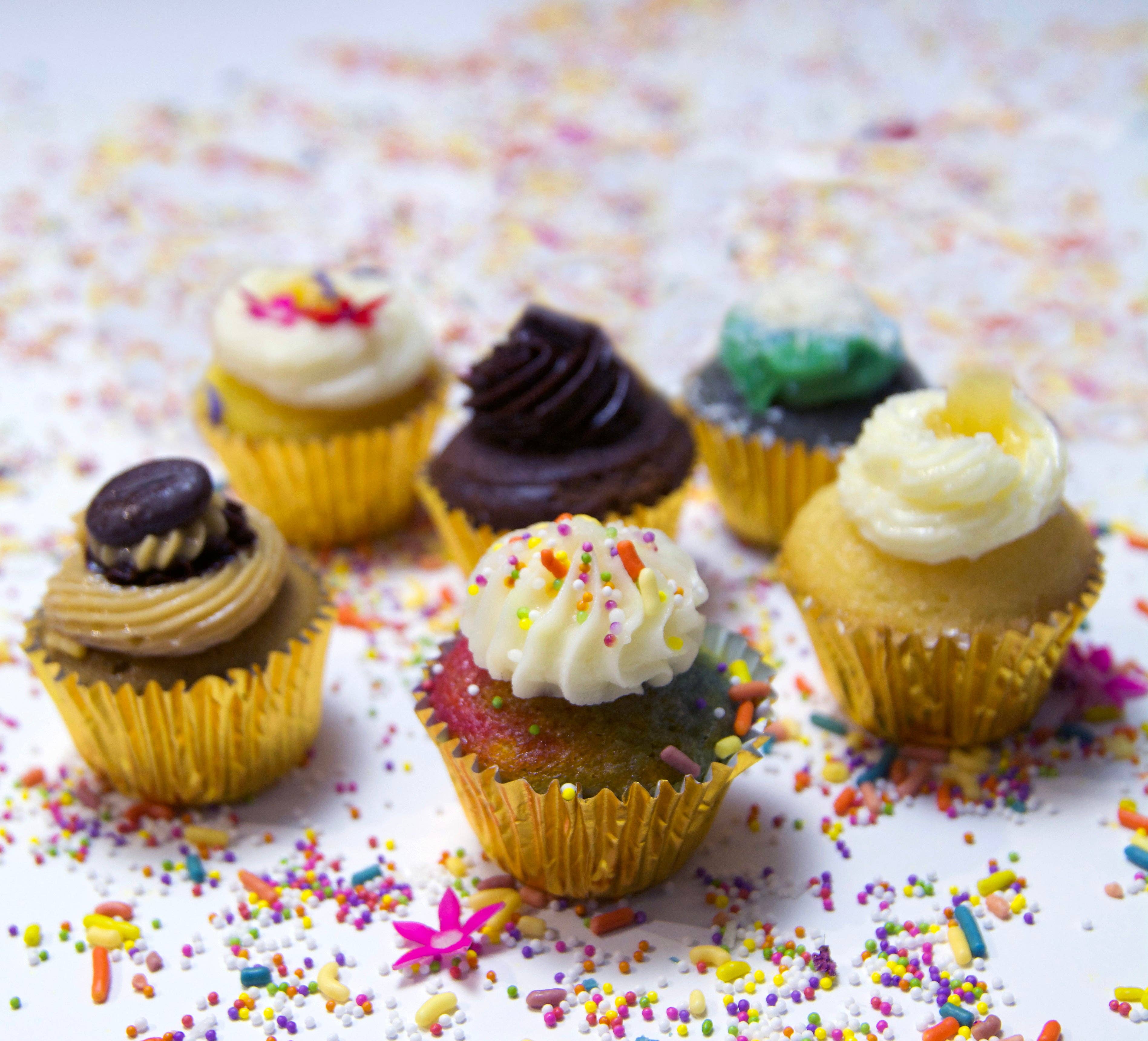 Aloha Bites - Wholesale Cupcake - Cupcakes - Signature Hawaiian Mini 0