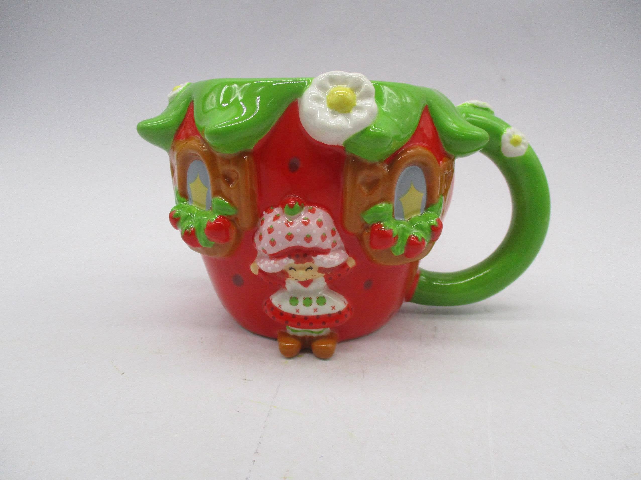 Silver Buffalo - Wholesale Coffee Mug - Strawberry Shortcake Cake Ceramic 3D Sculpted Mug7