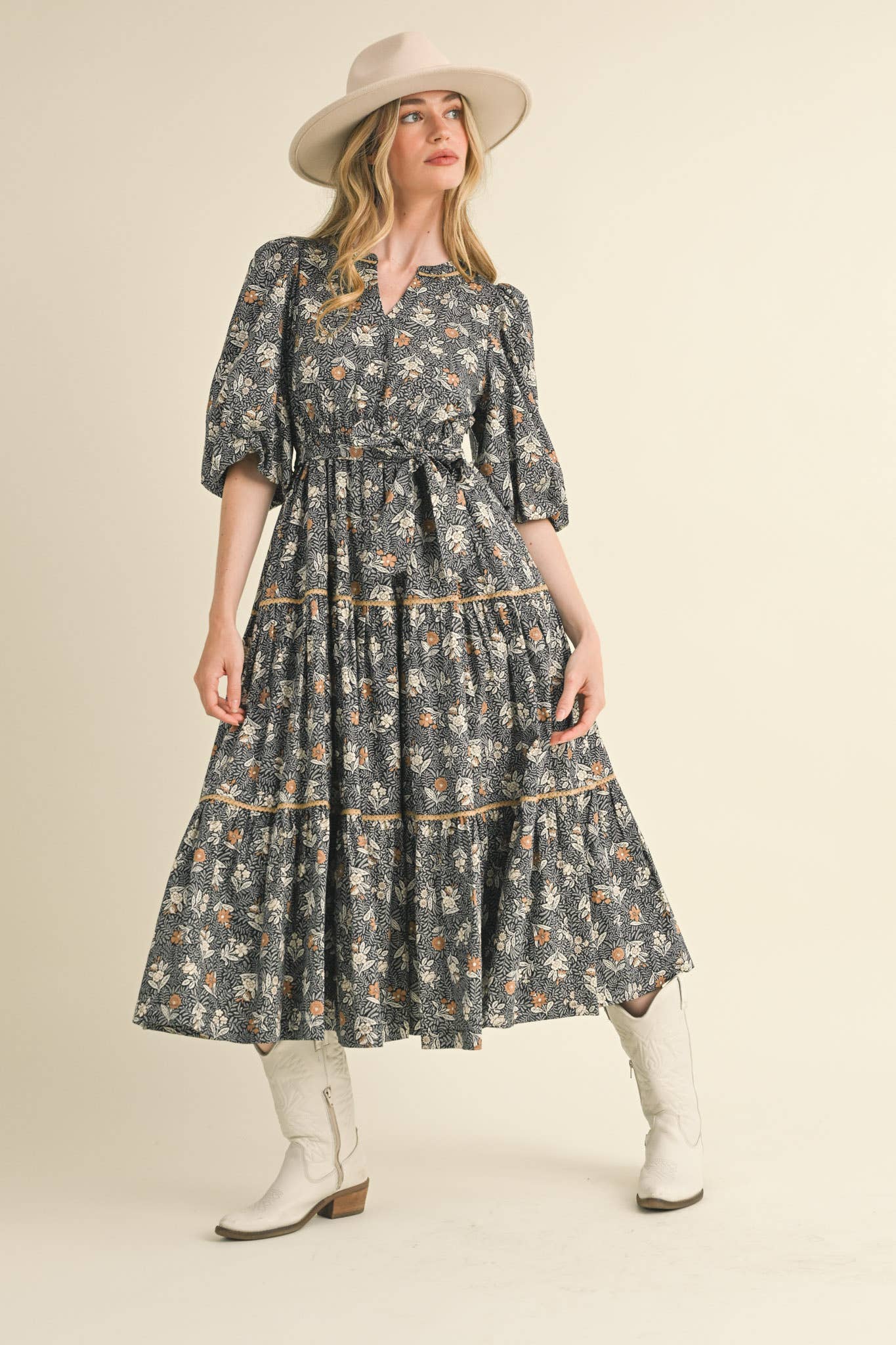 &MERCI - Wholesale Dress - Women's - BUBBLE SLEEVE LACE TRIM MIDI DRESS MDR34301