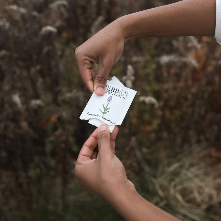 Herban Essentials - Wholesale Face & Body Wipes - Lavender Towelettes - 7 Individual Essential Oil Wipes2