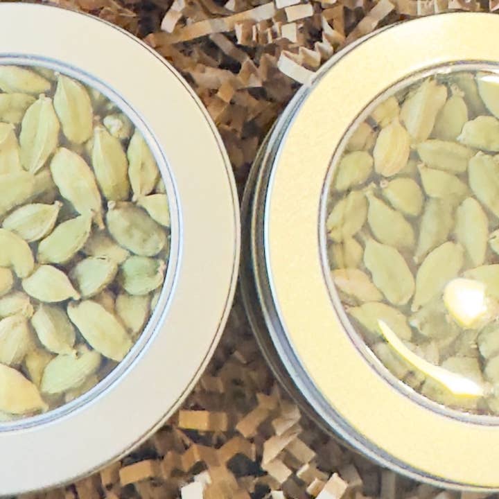 Green Cardamom pods for wholesale by Chis tea and Spice